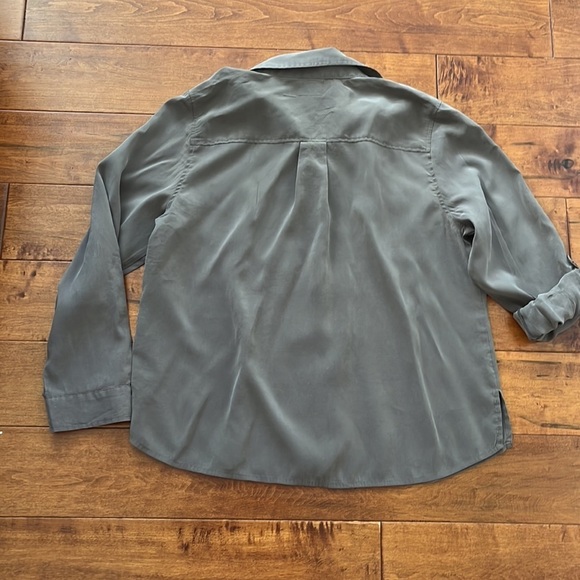 Chicos  Buttons Down Blouse Olive Green Long Sleeves Size L chest Pockets - Picture 4 of 11